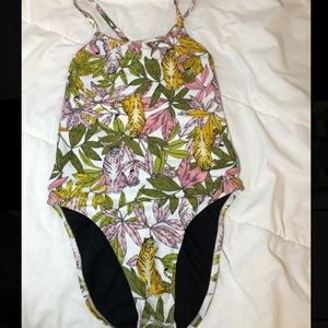 tiger and leaf print